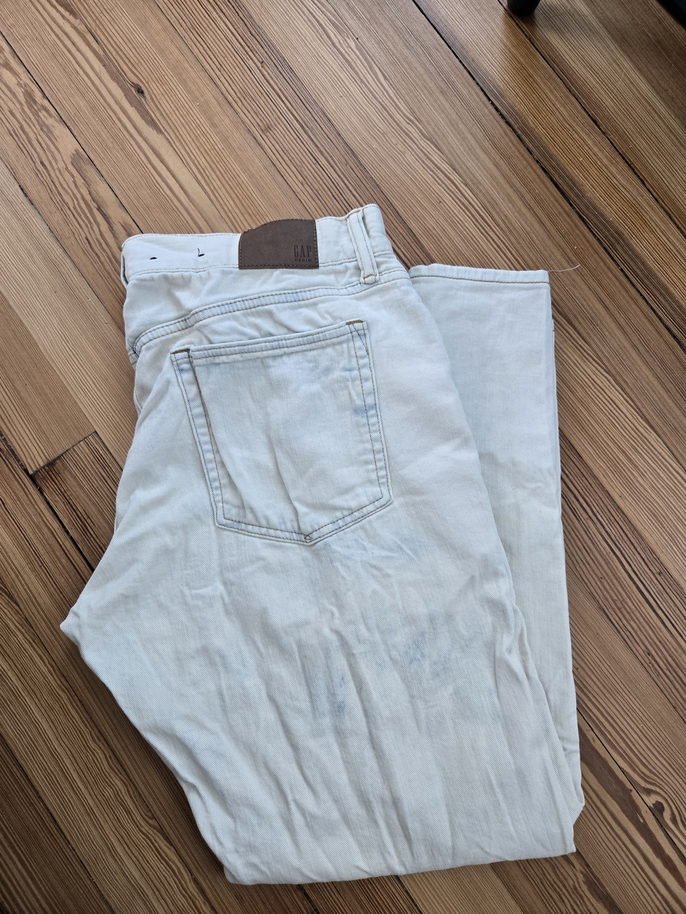 GAP Men’s Cream Slim Straight Jeans